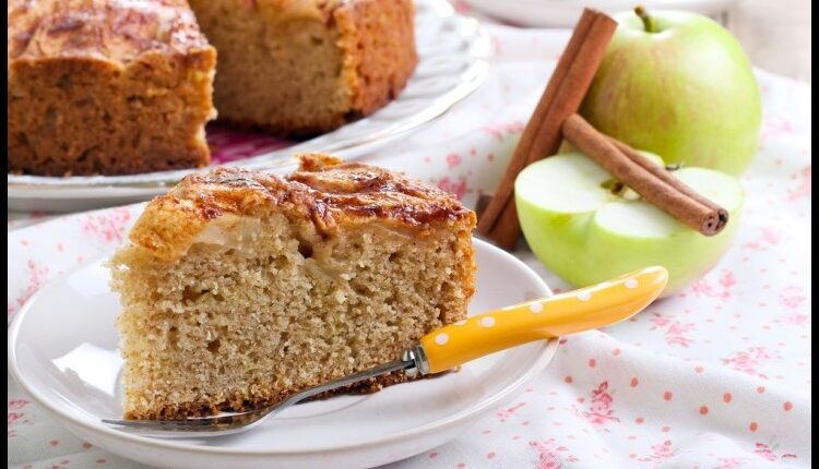 كيكة التفاح بالجوز والكراميل