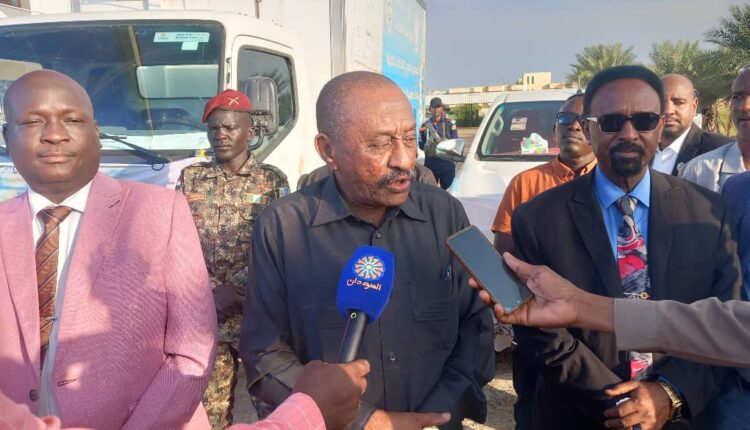 النيل الازرق تسلم قافله طبيه وادوية للقضارف