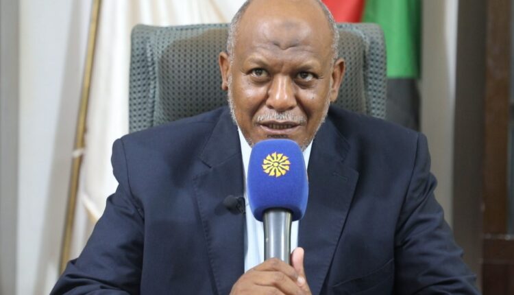 عقد اجتماعا اسفيريا…..الامين العام للصندوق القومي لرعاية الطلاب يقف علي استعدادت امناء الولايات لاستئناف الدراسة بالجامعات ومرتبات العاملين