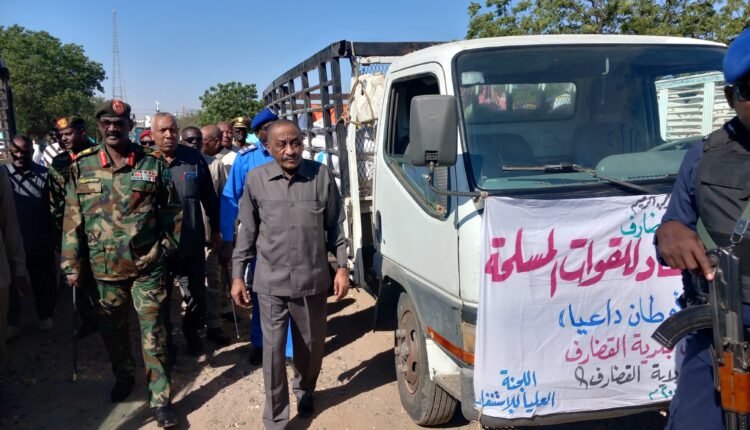 بلدية القضارف تسلم الفرقه الثانية مشاة قافله لدعم القوات المسلحه