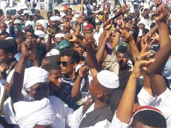 فى أضخم نفرة شعبية: قبائل النيل الأبيض وسنار والجزيرة تؤكد جاهزيتها للدفاع عن العرض والأرض ودحر المليشيا