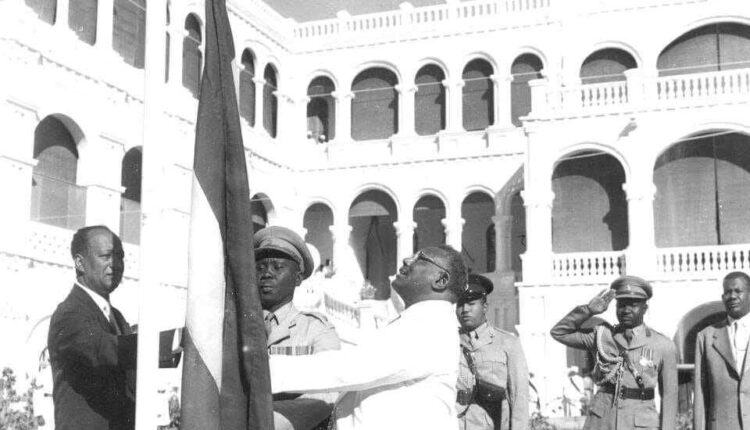 نقوش حزينة علي ذكري الاستقلال العطرة بقلم : علي يوسف تبيدي