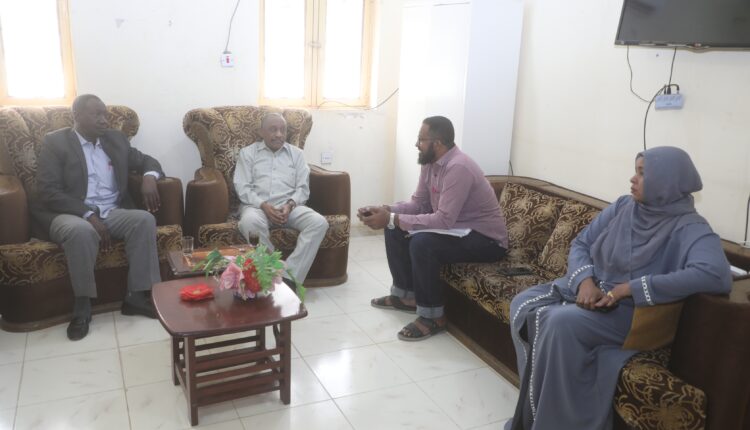 والى القضارف يؤكد الاستعداد لتذليل العقبات التى تواجه عمل المرافق الطبية والصحية