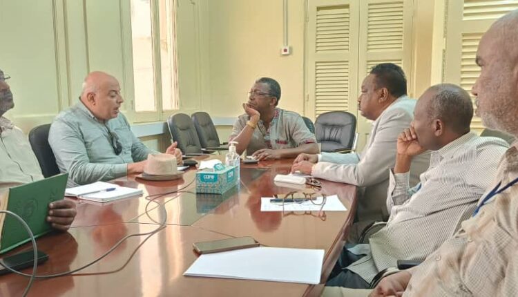 محافظ مشروع الجزيره يبحث مع مدير برنامج الغذاء العالمي امكانيه الاستمرار في دعم مزارعي القمح بالمشروع