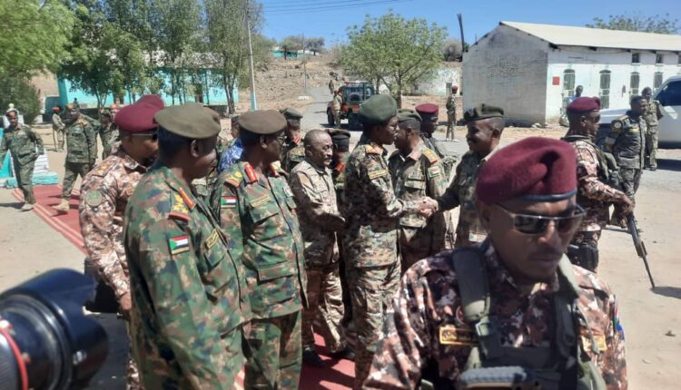 الفريق اول ركن كباشى يصل القضارف