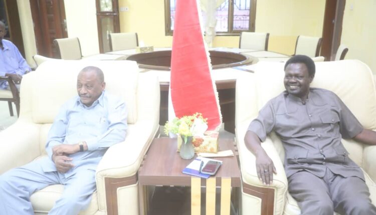 حاكم اقليم دارفور يناقش شراكه زراعية مع حكومة القضارف.