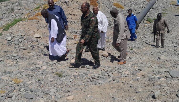 والي البحر الأحمر يقف ميدانياً على سد اربعات