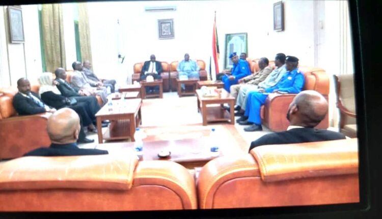 وزير العدل يقف علي سير العمل القانونى بولاية نهر النيل