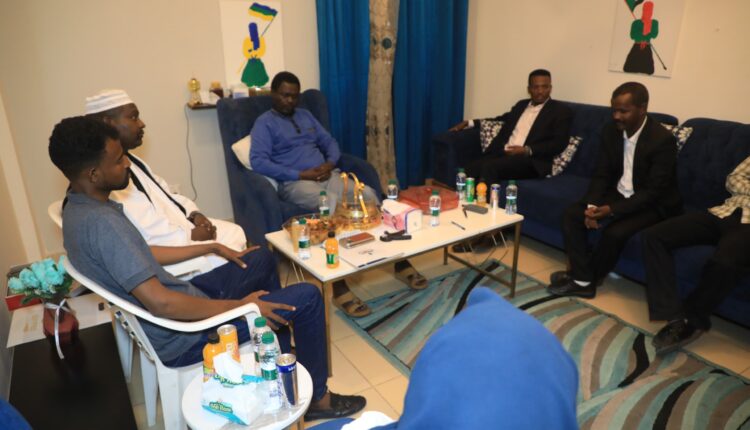 حاكم اقليم دارفور اركو مناوى يلتقى رابطة الصحافه الالكترونيه