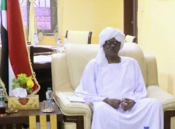 والى القضارف يصدر قرارات باعفاء وتكليف مدراء عامين وتنفيذين